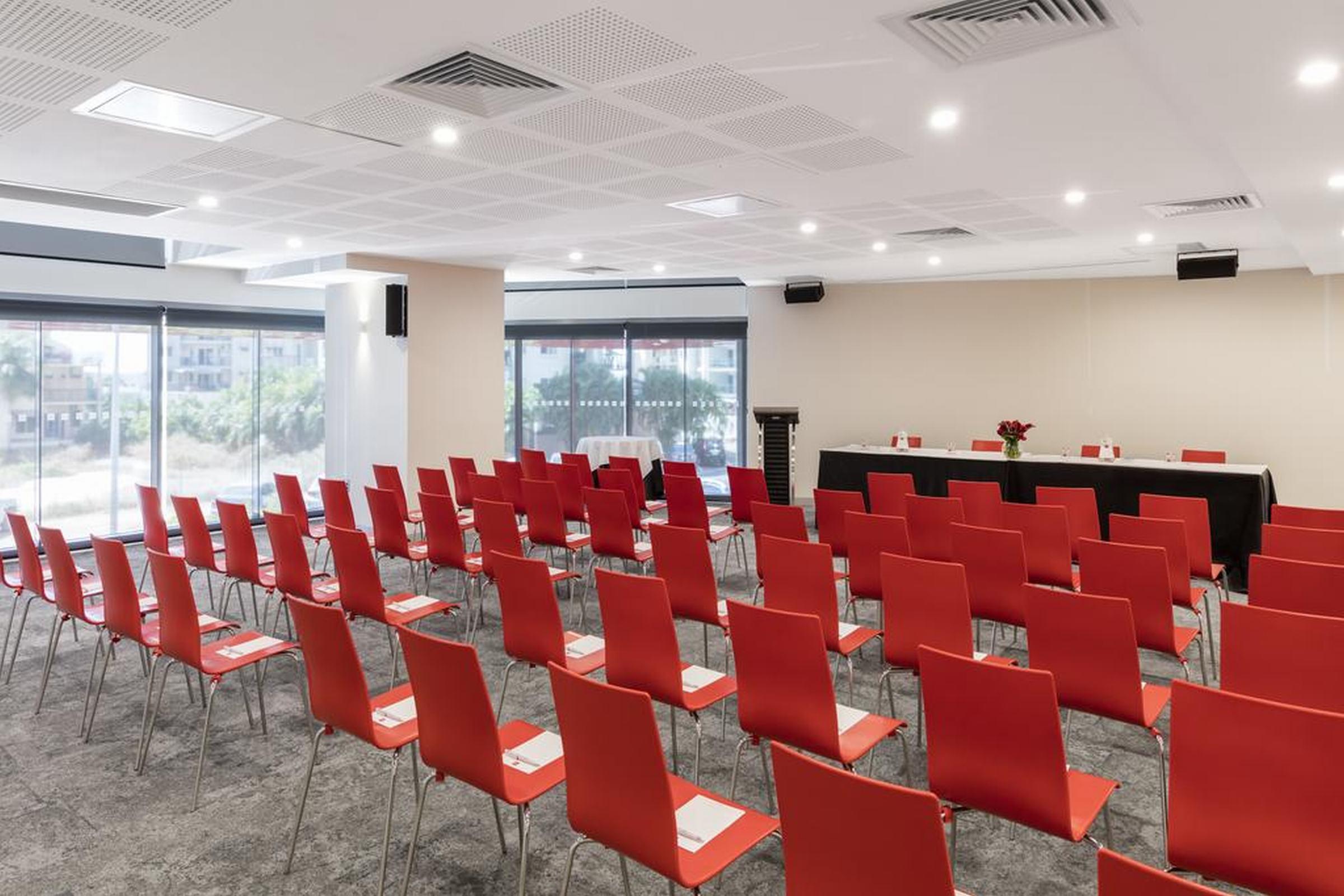 Oaks Darwin Elan Hotel מראה חיצוני תמונה