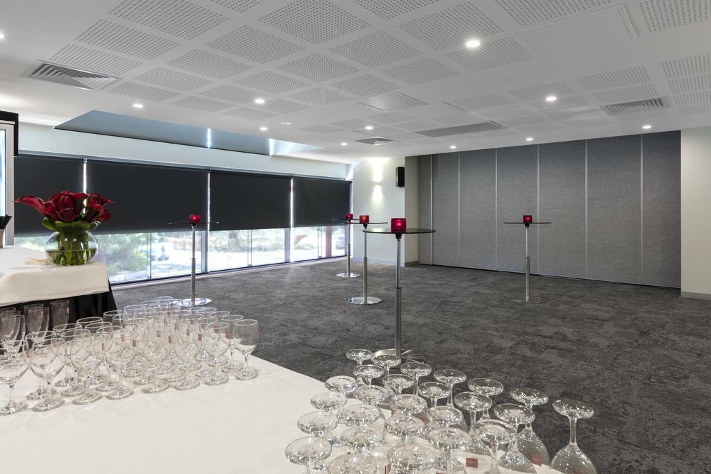 Oaks Darwin Elan Hotel מראה חיצוני תמונה